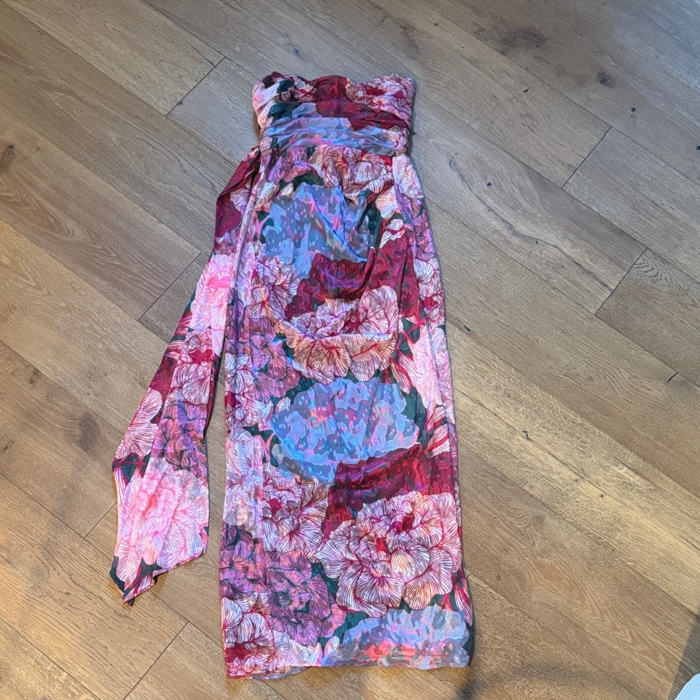 NWT Hutch Julietta Emerald Multi Floral Dress. Size 2